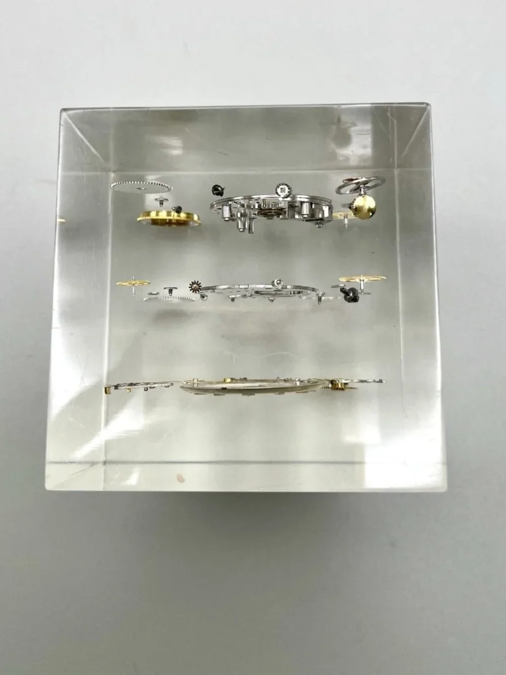 Vintage Buler De Luxe 17 Jewel Swiss Watch Movement Lucite Paperweight MCM